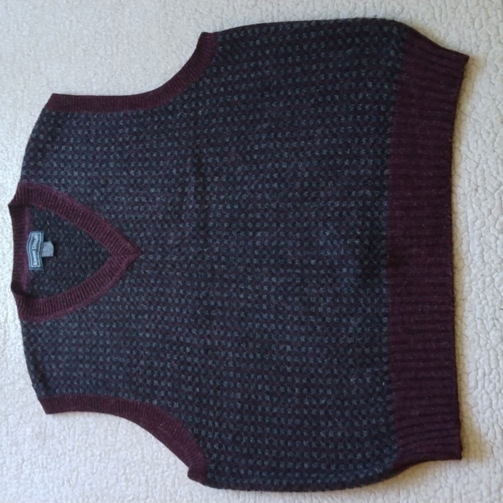 Kenneth Roberts Vintage XL Wool Blend Burgundy/Gray Sweater Vest